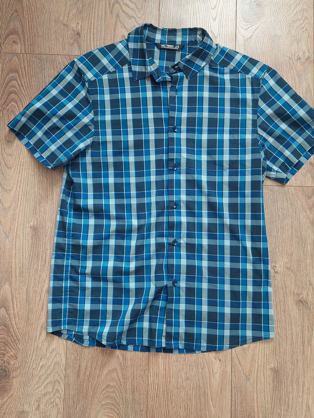 Arc'teryx Short-Sleeve Blue Plaid Button-Down Shirt M